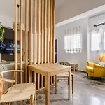 Evangeline City Center Apartment AC/WiFi