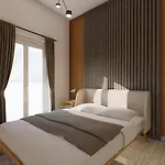 Evangeline City Center Apartment Ac/Wifi